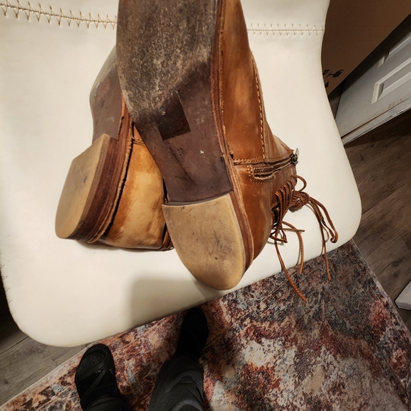 Womens Destressed Leather Tan Boots Sz 37 Or 6.5 - Picture 3 of 6